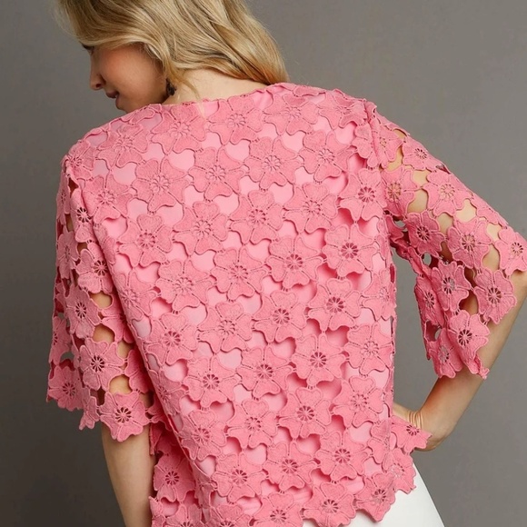 NWT Umgee Pink Embroidered Floral Lace V-Neck Top Blouse Shirt Size MEDIUM - Picture 4 of 8